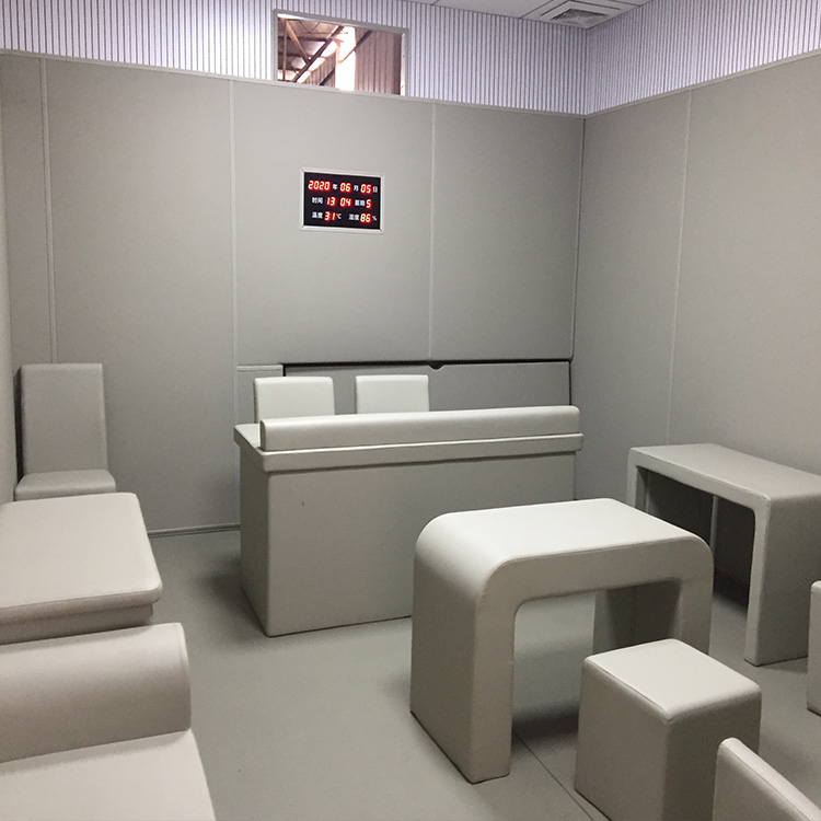 湖北襄陽審訊室墻面軟包防撞桌椅家具